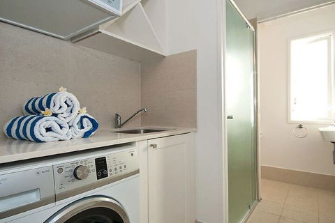 Hedges Avenue Beach House - Getaway Accommodation 2
