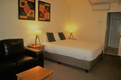 Quality Hotel Lakeside Bendigo - Getaway Accommodation 0