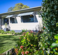 Dell Lee Cottage - Getaway Accommodation