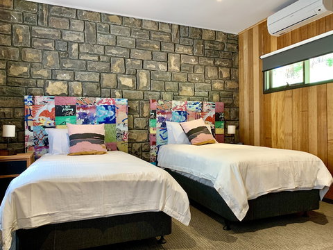 Emerald Star Cottages - Getaway Accommodation 3