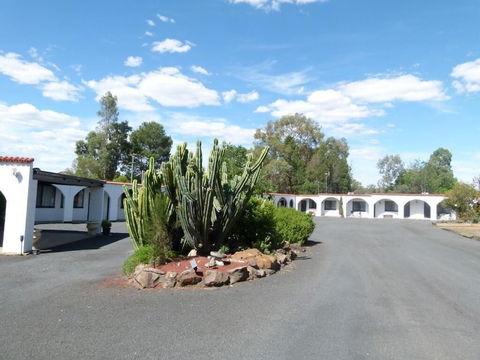 Azalea Motel - Getaway Accommodation 0