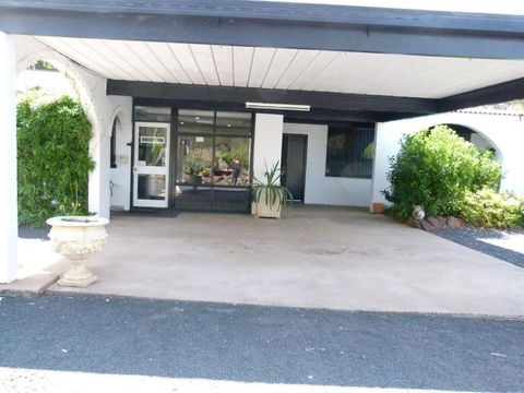 Azalea Motel - Getaway Accommodation 2