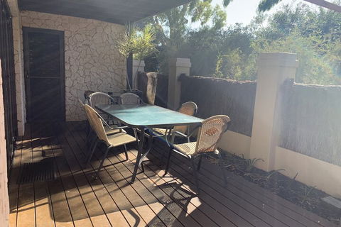 Dunsborough Deluxe Villa Retreat - Getaway Accommodation 3