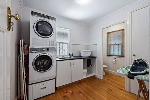 Frangipani House - Getaway Accommodation 6