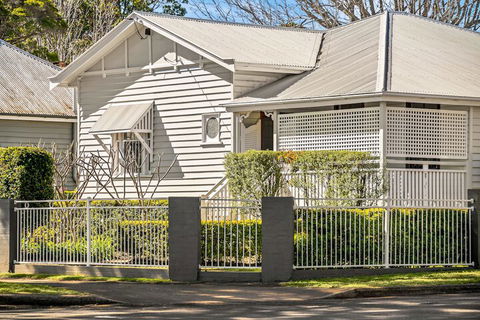 Frangipani House - Getaway Accommodation 3