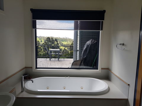 River Vineyard Retreat - Getaway Accommodation 1