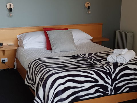 River Vineyard Retreat - Getaway Accommodation 3