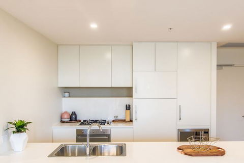 New Resort Style Urban Village In Macquarie Park - Getaway Accommodation 3