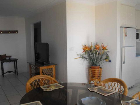 Hi Surf Unit 2 92 Head Street Forster - Getaway Accommodation 1