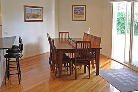Between The Seas Pet Friendly! - Getaway Accommodation 2