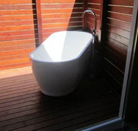 Yurt by Sea - Getaway Accommodation