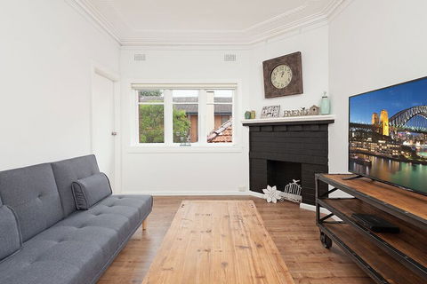 Newly Renovated Apt Close To CBD Unit 2 - Getaway Accommodation 1