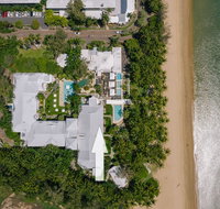 Belle Escapes - Absolute Beachfront Apartment in Alamanda Resort 21 - Getaway Accommodation