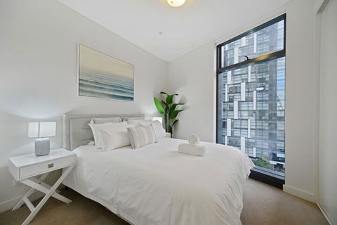 HomeHotel Walking To Trains Westfield & Cinema - Getaway Accommodation 6