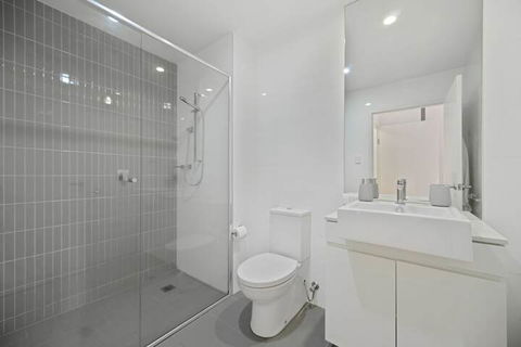 HomeHotel Walking To Trains Westfield & Cinema - Getaway Accommodation 1