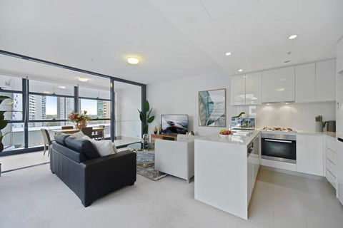 HomeHotel Walking To Trains Westfield & Cinema - Getaway Accommodation 3