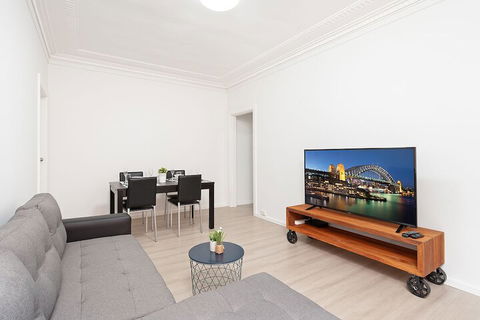Newly Renovated Apt. Close To CBD Unit 1 - Getaway Accommodation 1