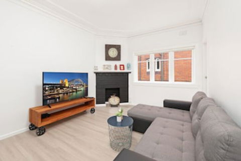 Newly Renovated Apt. Close To CBD Unit 1 - Getaway Accommodation 0