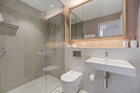 New Luxury Apartment Walking To Shops & Cinema - Getaway Accommodation 4