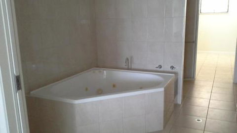 Poinciana Terraces - Getaway Accommodation 4