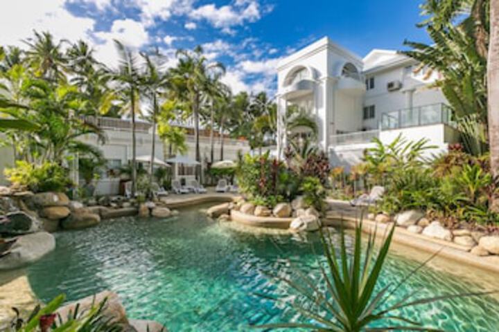 Palm Cove QLD Getaway Accommodation