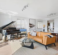 Darling Harbour Penthouse Views  Hot Tub - Getaway Accommodation