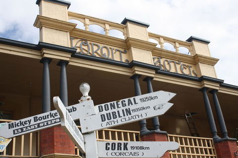 Mickey Bourke's Koroit Hotel - Getaway Accommodation 2
