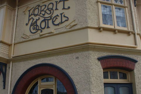 Mickey Bourke's Koroit Hotel - Getaway Accommodation 4