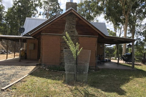 Mud Brick Cottage Cobungra - Getaway Accommodation 3