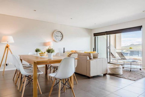 SOLARIS At Fingal Bay - Getaway Accommodation 1