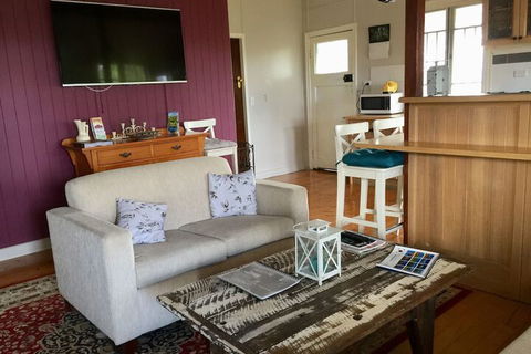 Boonah Cottage - Getaway Accommodation 6