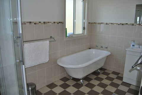 High Country Trail Rides & Farm Stay - Getaway Accommodation 7