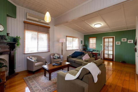 Ambiente Cottage Pet & Family Friendly - Getaway Accommodation 3