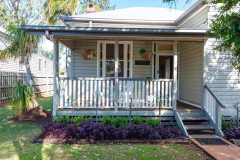 Ambiente Cottage Pet & Family Friendly - Getaway Accommodation 2