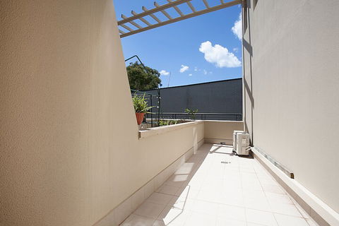 Urban Rest The Young - Getaway Accommodation 1