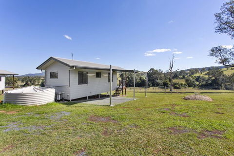 Valley Cabins By The Creek - Getaway Accommodation 3