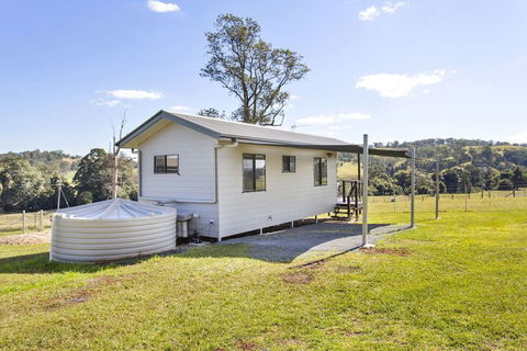 Valley Cabins By The Creek - Getaway Accommodation 5