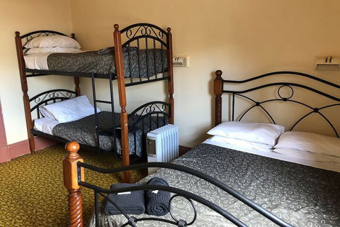 Royal Hotel - Getaway Accommodation 1