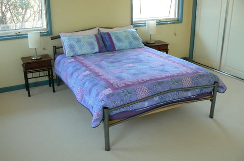 Sandy Point Beach Escape - Getaway Accommodation 3