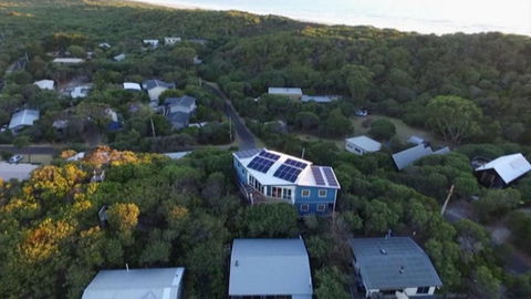 Sandy Point Beach Escape - Getaway Accommodation 0