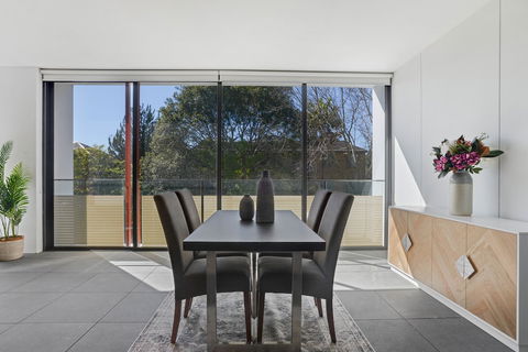 HomeHotel Brand New Ultra Luxe Apartment - Getaway Accommodation 0