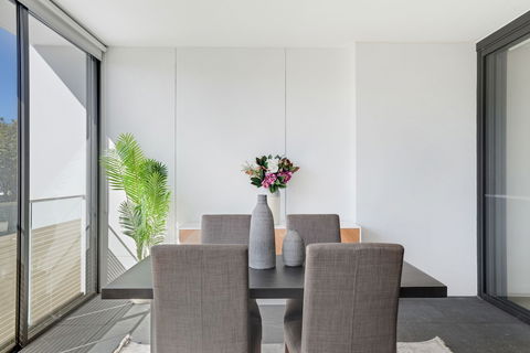 HomeHotel Brand New Ultra Luxe Apartment - Getaway Accommodation 3