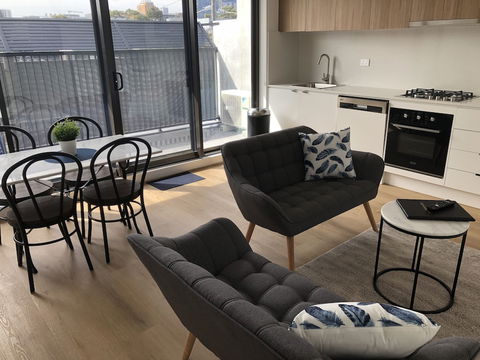 Q Squared Serviced Apartments - Getaway Accommodation 5