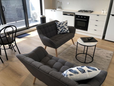 Q Squared Serviced Apartments - Getaway Accommodation 2