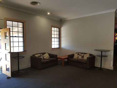 Lamington Hotel Motel - Getaway Accommodation 0