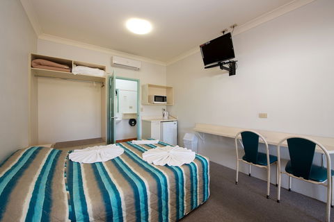 Lamington Hotel Motel - Getaway Accommodation 3