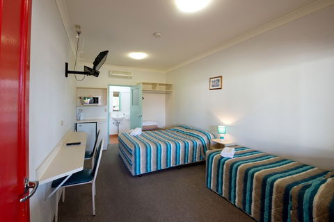 Lamington Hotel Motel - Getaway Accommodation 2