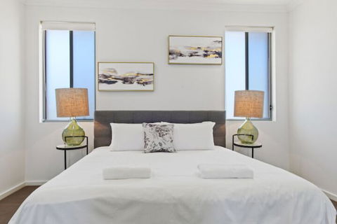 HomeHotel Luxurious 3 Bedrooms - Getaway Accommodation 7