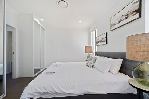HomeHotel Luxurious 3 Bedrooms - Getaway Accommodation 6