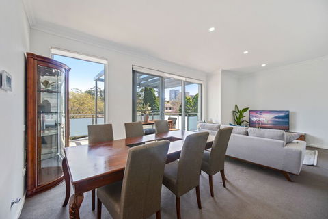 HomeHotel Luxurious 3 Bedrooms - Getaway Accommodation 5